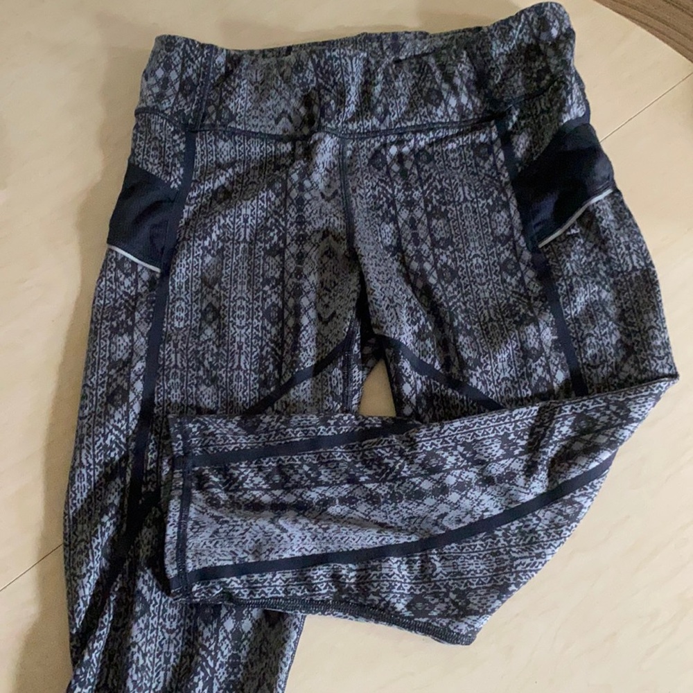 Athleta Patterned Drawstring Black/Gray Capri Leg… - image 1